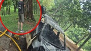 Se le quemó su auto y la gente se solidarizó