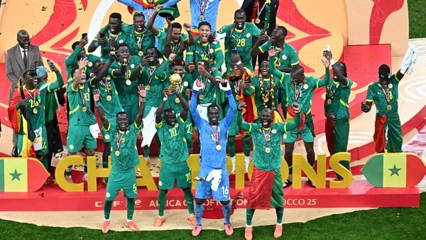 Senegal se retiró por penal a los 95', volvió y levantó la Copa: Ahora quedaría sin Mundial