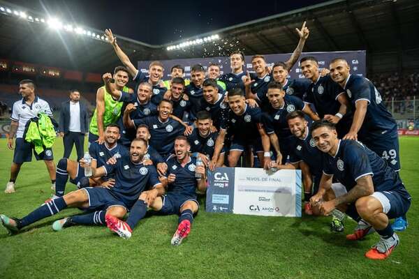 Independiente Rivadavia se impone con paraguayos - Fútbol Internacional - ABC Color