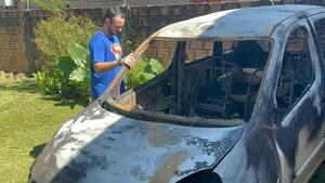 Incendio de vehículo ante la mirada atónita de su dueño desata ola solidaria en Ciudad del Este