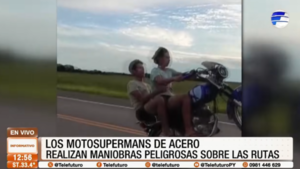 Motociclistas ponen en riesgo sus vidas con maniobras extremas en rutas