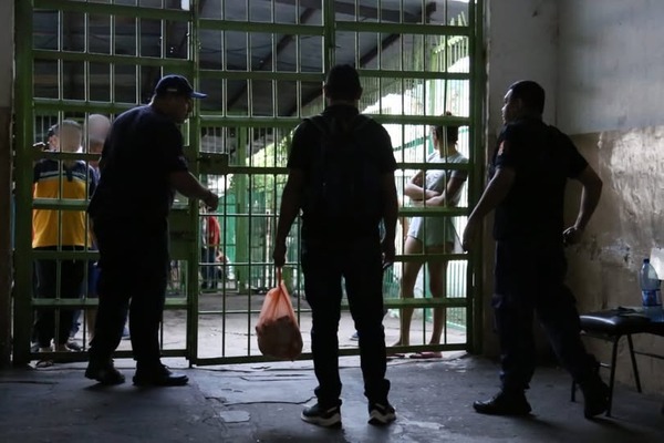 Defensor obtiene sobreseimiento de adolescente por irregularidades procesales en causa penal