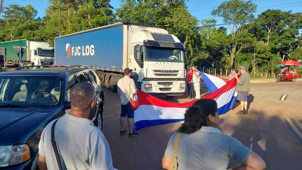 Puente de la Integración: Franqueños se movilizan y exigen freno al plan piloto de circulación de camiones