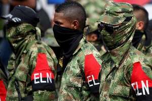 La guerrilla del ELN deja en libertad a cinco policías colombianos secuestrados en enero - Mundo - ABC Color