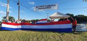 Manifestación en Presidente Franco contra el paso de camiones por la zona urbana - ABC en el Este - ABC Color