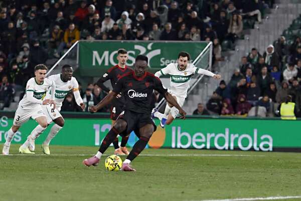 LaLiga de España: Akor Adams frena la caída del Sevilla frente al Elche - Fútbol Internacional - ABC Color