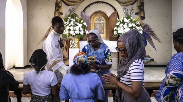 Bandas armadas secuestran a 163 fieles cristianos tras asaltar dos iglesias en Nigeria