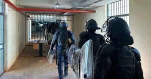 La Nación / Abren sumario por fuga de dos presos