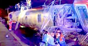 La Nación / Al menos 40 muertos por el choque de trenes en España