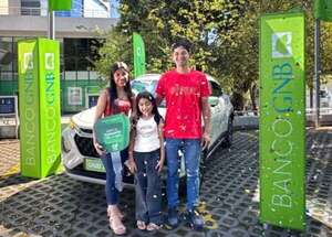 Banco GNB entregó la primera   SUV Suzuki Fronx GLX 0 km - Empresariales - ABC Color