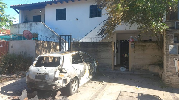 Asunción: Hombre incendia auto de su ex tras ruptura