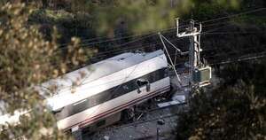 La Nación / España inicia tres días de luto por los 41 fallecidos que dejó accidente ferroviario