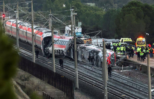 Sube a 41 la cifra de muertos por choque de trenes en España