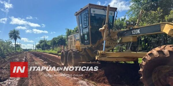 MUNICIPALIDAD DE CAMBYRETÁ CONTINÚA MANTENIMIENTO VIAL EN BARRIOS