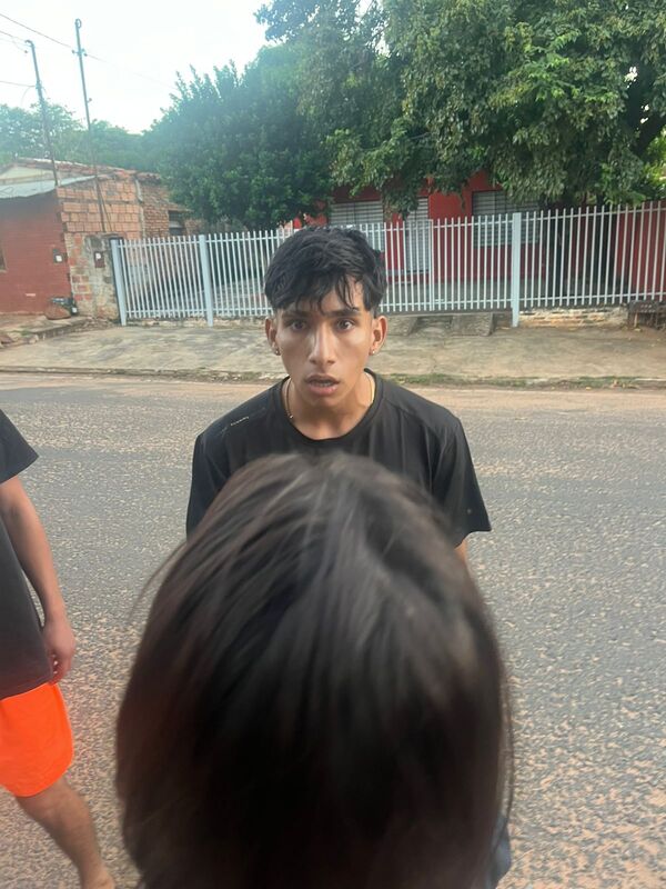 Popular / (VIDEO) Le clavó en la oreja a su contrario y fue detenido