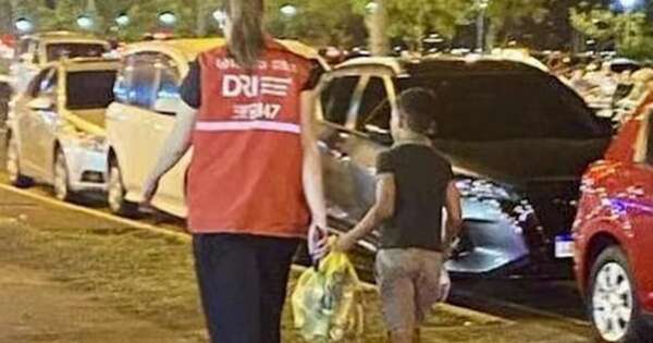 Diario HOY | Chalecos rojos vigilan el carnaval encarnaceno