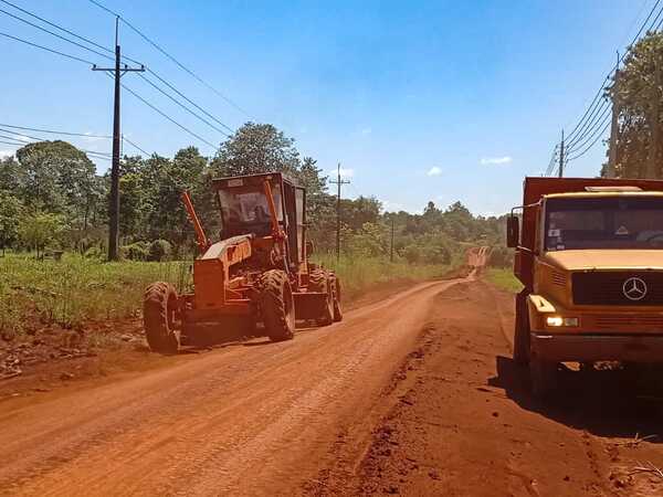 Casi 100 kilómetros de caminos intervenidos benefician a más de 2.600 pobladores de Itapúa