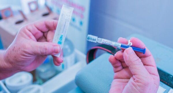 Salud prevé ampliar franja de edad para aplicación de vacuna contra el dengue