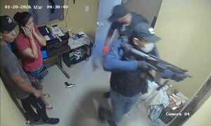 Popular / Falsos policías se llevaron 600.000 dólares de un motel, en asalto tipo comando