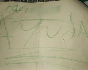 Popular / Nena dejó nota de “Ayuda” en banco y movilizó al rollo