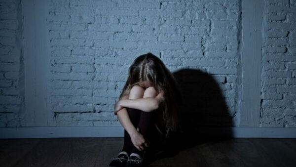 Se llevó a la hija de su prima tras ser echado de la casa