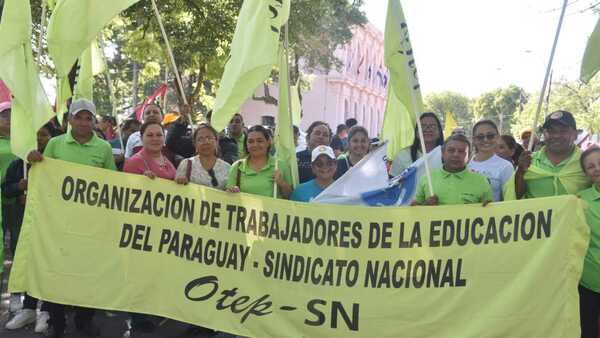 Docentes presentan contrapropuesta para Caja Fiscal y advierten: “Si lo llevan a la fuerza, vamos a salir”