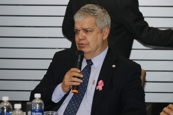 Riera dice que su gestión impulsa «cambios radicales» contra la corrupción