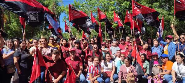 Gremios docentes rechazan con firmeza proyecto de reforma de la Caja Fiscal y amenazan con no iniciar clases