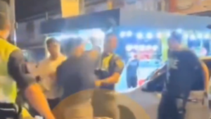 Se resistió al control, golpeó a un policía y gritó “mi tío es comisario”