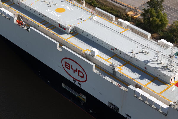 Llegan a Argentina 5.000 autos eléctricos de la automotriz BYD para mercado local