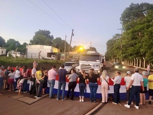 Movilización de CODEFRAN para exigir clausura del Puente de la Integración de Presidente Franco