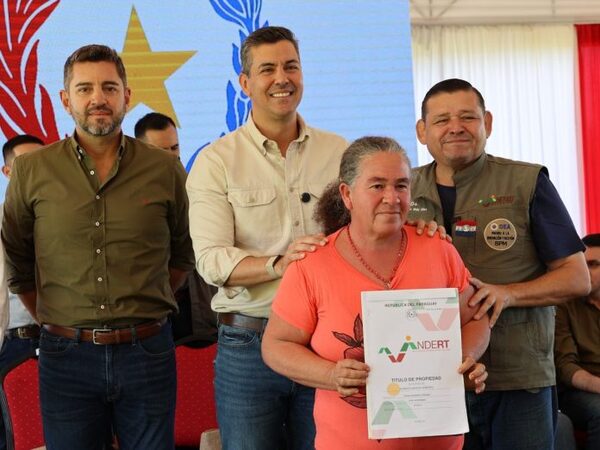 Titulación masiva: una de las acciones que el Gobierno busca profundizar para beneficio de los más vulnerables