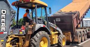 Diario HOY | Camioneros celebran la reparación de la ruta PY 08