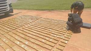 Capturan a camionero con más de 400 kilos de cocaína en Amambay - Nacionales - ABC Color