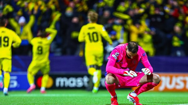 El City siente el golpe del derbi y cae en Champions