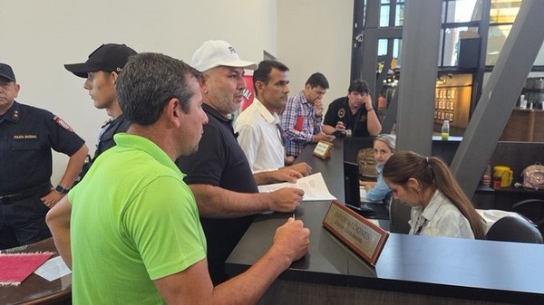 Docentes tienen su propio proyecto de reforma de la Caja Fiscal y hoy lo presentaron - ADN Digital