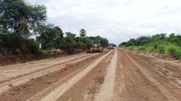 Empresa adjudicada por el MOPC para reparar caminos en Alto Paraguay sigue sin aparecer por la zona - Noticias del Chaco - ABC Color