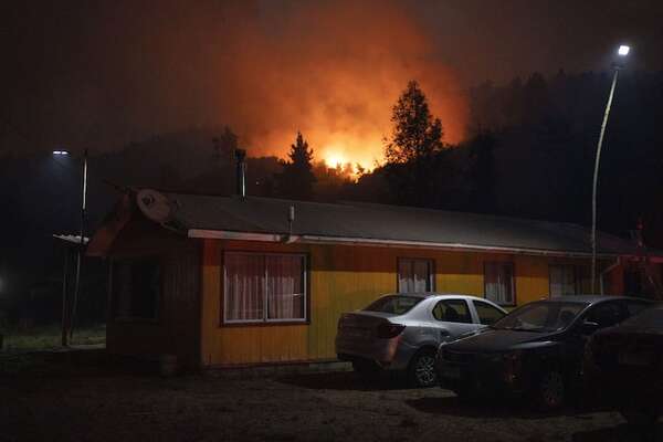 Colombia enviará a Chile un equipo de bomberos para ayudar a combatir incendios forestales - Mundo - ABC Color
