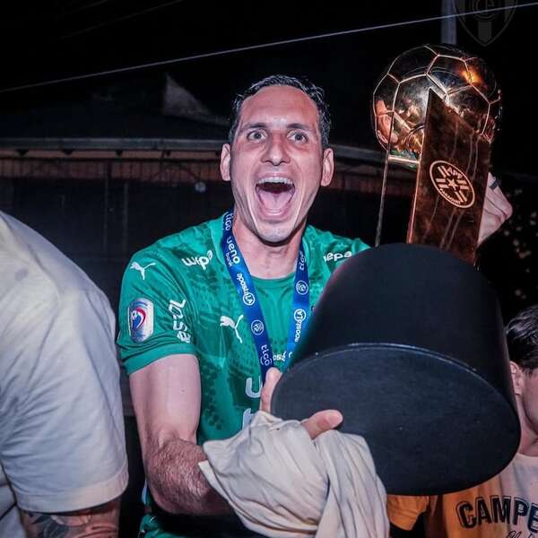 “Gatito” Fernández se queda en Cerro con el desafío de recuperar el puesto - Cerro Porteño - ABC Color