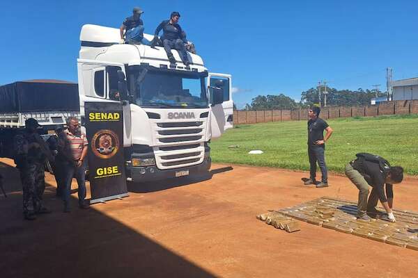 AUDIO: Capturan a camionero con más de 400 kilos de cocaína en Amambay - Ancho Perfil - ABC Color