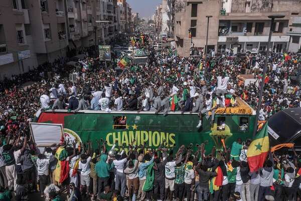 Senegal aclama a sus Leones en multitudinaria celebración por la CAN - Fútbol Internacional - ABC Color