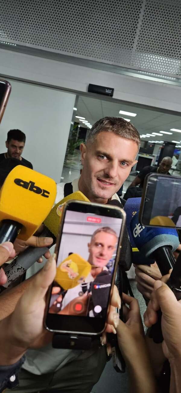 El “Pirata”, Pablo Vegetti llegó al país para sumarse a Cerro Porteño - Cerro Porteño - ABC Color