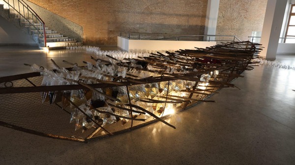 Del río las coronas: El río Paraguay desde el arte