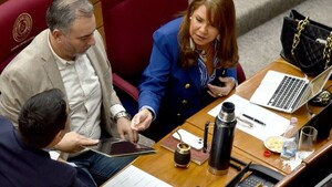 Mayoría coincide en eliminar aporte estatal y no la Caja Parlamentaria