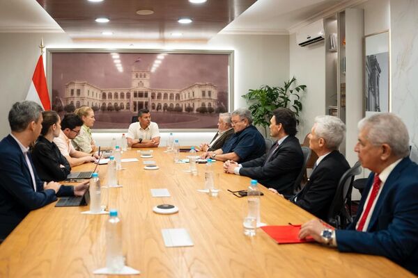 Peña coordina integración entre Salud e IPS