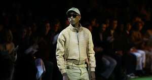 La Nación / La “elegancia retrofuturista” de Pharrell Williams abre la Semana de la Moda de París