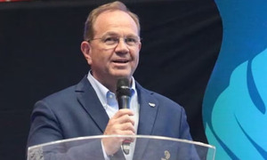 Camilo Pérez promete “cero planilleros” y apunta a duplicar camiones recolectores en Asunción - OviedoPress