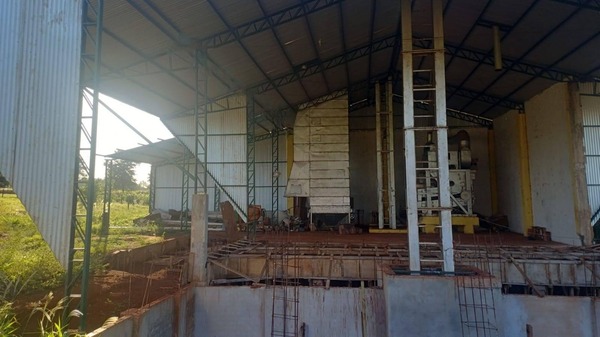 Denuncian hurto de agroquímicos en silo de Minga Porã