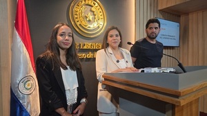 Johana Ortega presenta denuncia penal contra 14 concejales de Asunción por polémico préstamo