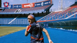 La ingeniosa presentación de Pablo Vegetti en Cerro Porteño